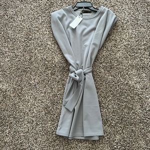 Gray mini t-shirt tie-waist dress with shoulder pads
